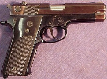 Smith & Wesson mod. 59 - 9мм пистолет 1го поколения с магазином повышенной вместимости