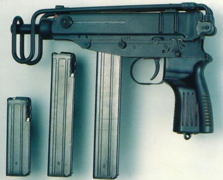  9x18 PM mühimmat için odacıklı Scorpion SA Vz 82 hafif makineli tüfek.