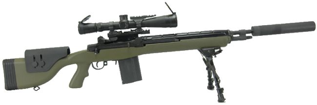 Винтовка для снайперов уровня отделения Корпуса Морской Пехоты США M14 Designated Marksman Rifle (DMR). На винтовку установлен быстросъемный глушитель.